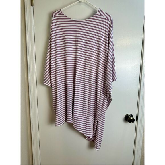 Yana K NWT size One Size asymmetrical V neck top - purple white poncho style - Picture 8 of 9